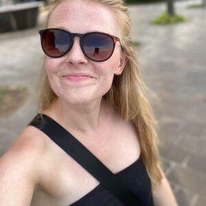 Meet your Posher, Loreena